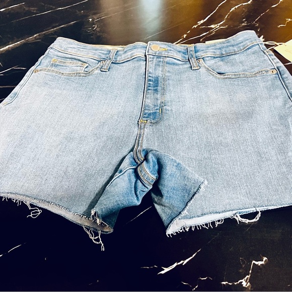 Universal Thread denim shorts - Picture 9 of 15